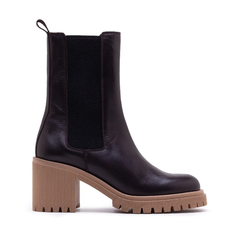 CAMBRIDGE CHELSEA BOOTS