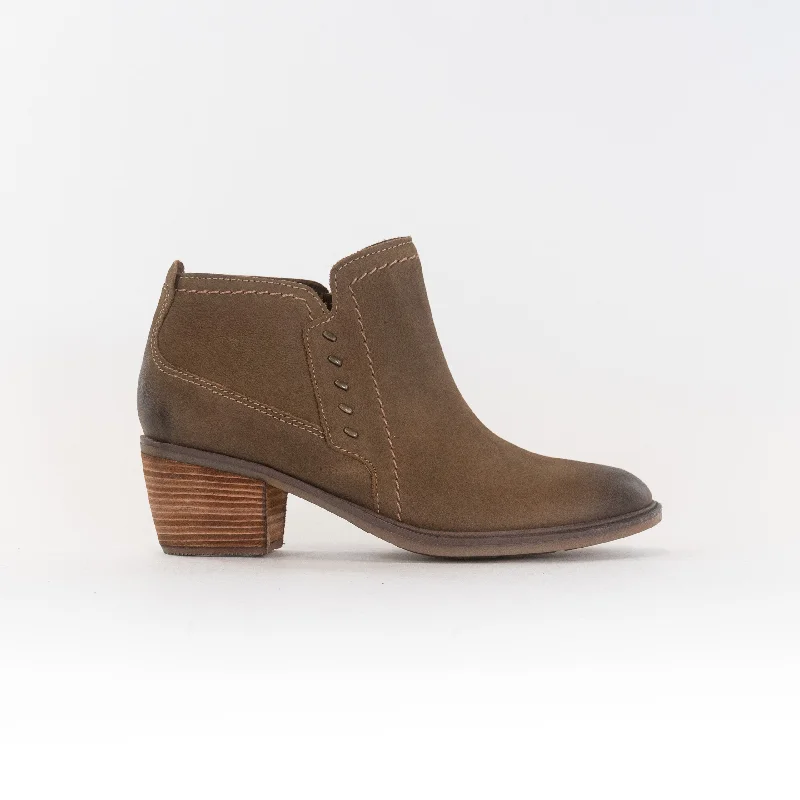 Clarks Neva Lo (Women’s) - Dark Tan Leather