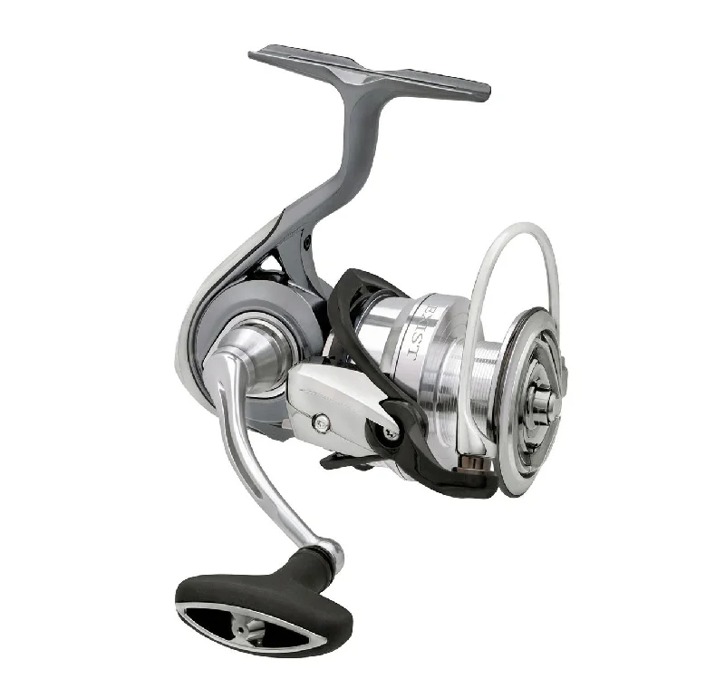 motorized bait boats for carp fishing Daiwa 18 Exist LT Reel