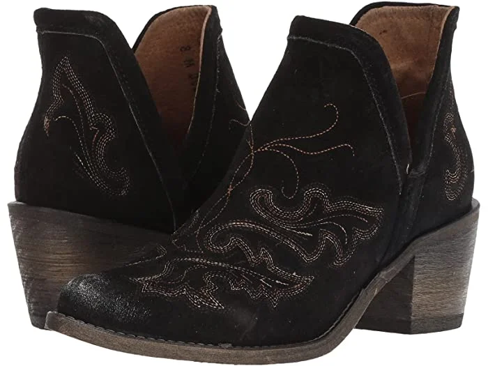 Corral Circle G Q0098 Black Short Boot